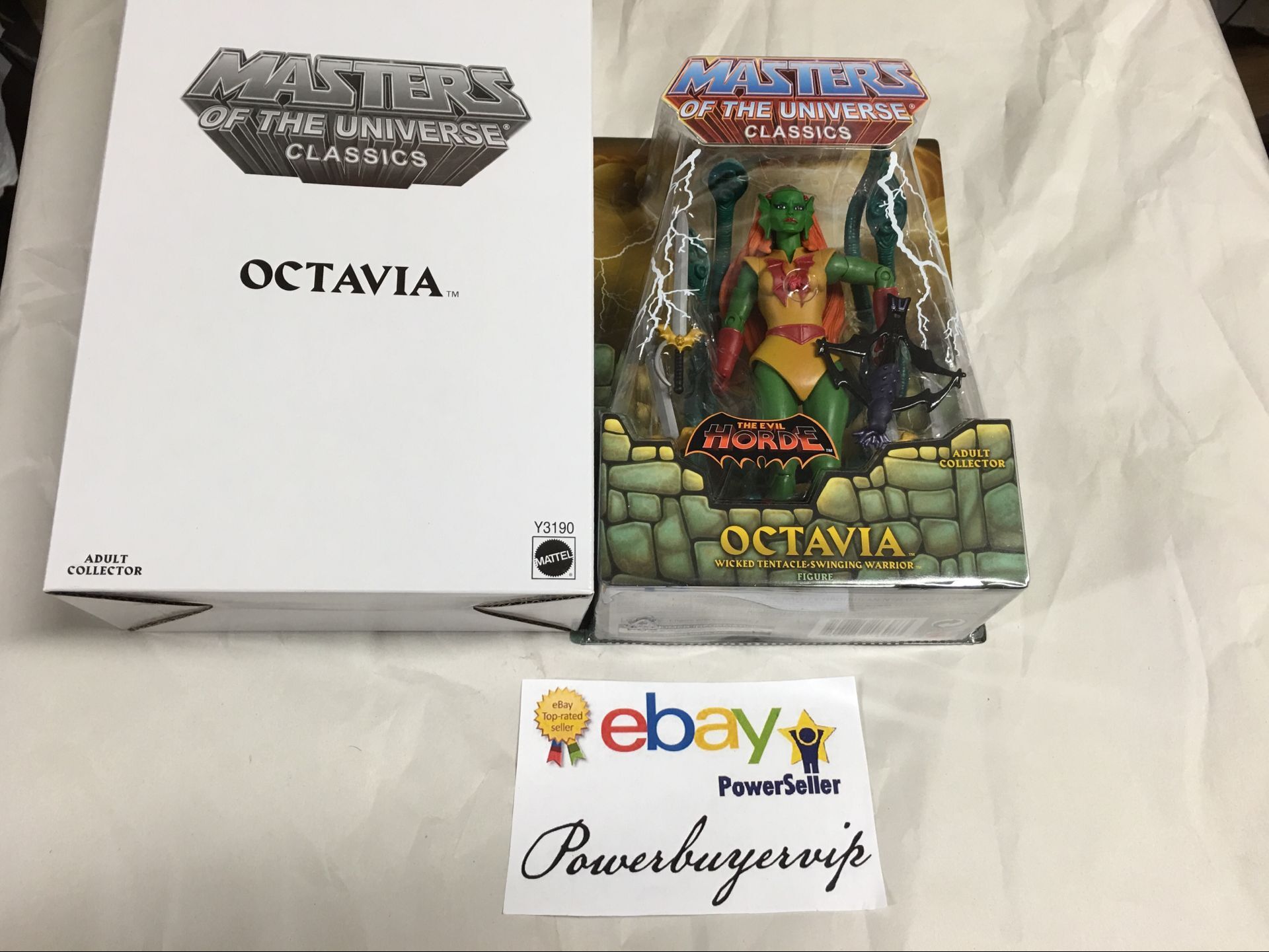 NEW Masters of the Universe Classics Octavia Action Figure Y3190 - Click Image to Close